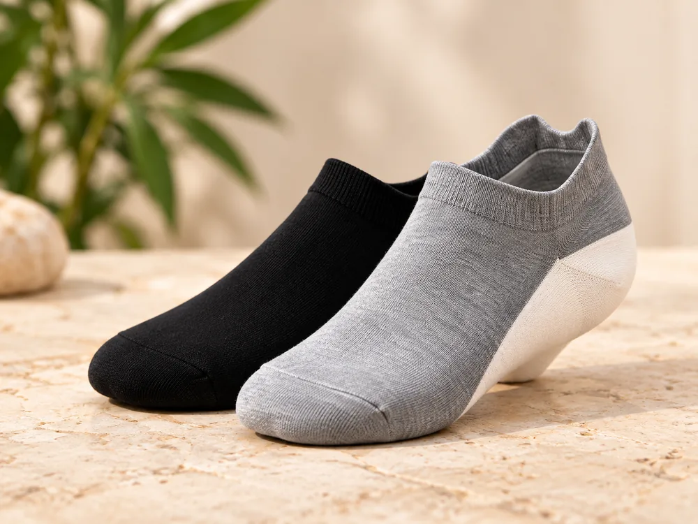 Black and grey low-cut ankle socks